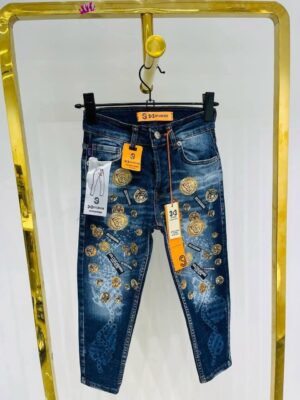 482214398_122111934908769538_7033896244514125590_n jeans modern